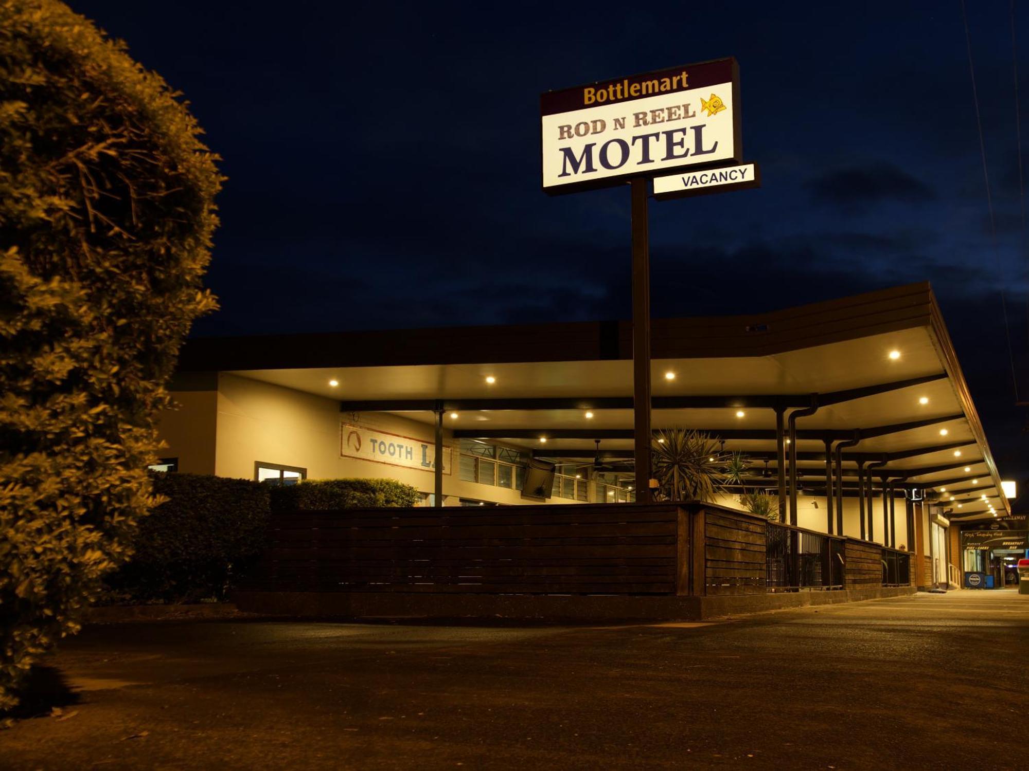 Rod 'N' Reel Hotel Motel Woodburn Exterior foto